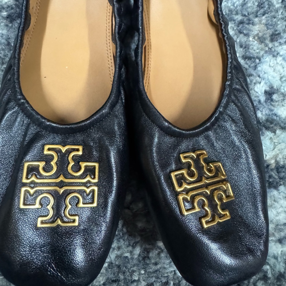 Tory Burch Britten Black Flats Sz9 with Gold Emblem
